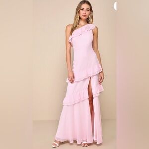 Brilliant Grace Light Pink Ruffled One-
Shoulder Maxi Dress
Light Pink small S